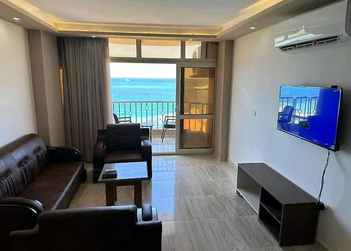 Moon Hotel 3*