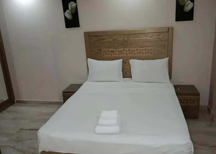 Hotel Moon