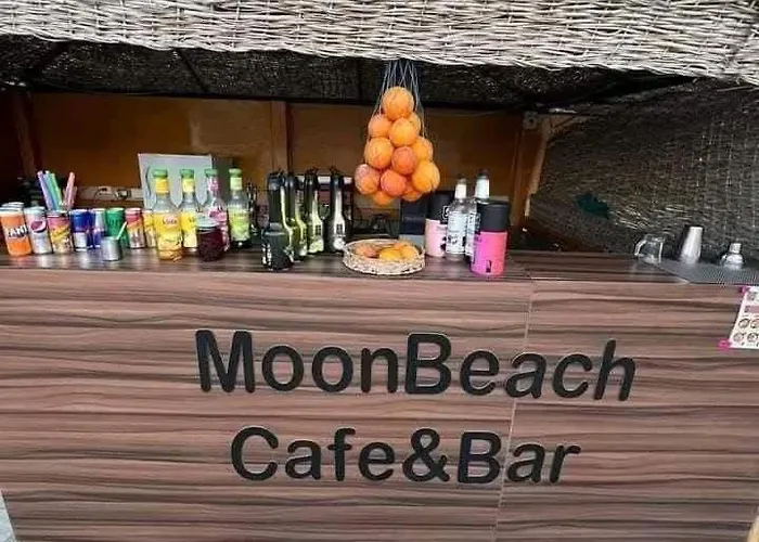 Moon Hotel 3*